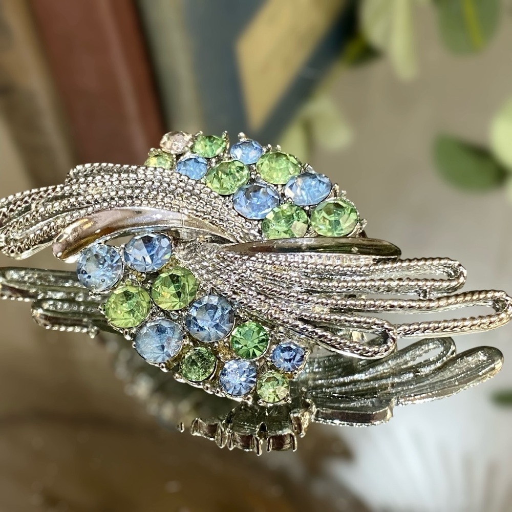 Vintage Coro Large Brooch Signed Blue Green Rhinestones Silver Setting - Picture 3 of 7